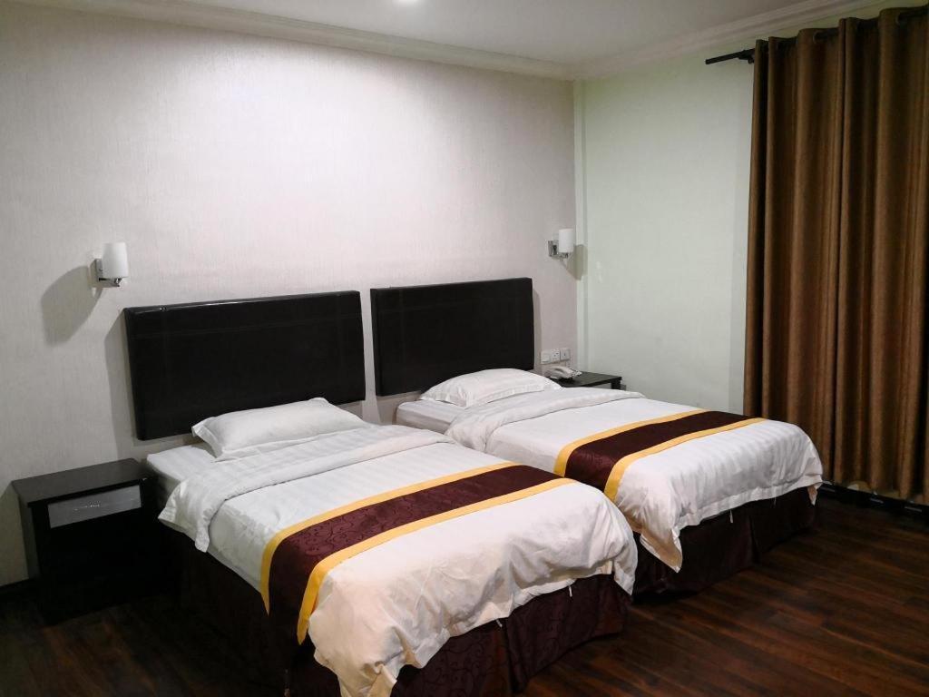 Han Palace Hotel Semporna Buitenkant foto